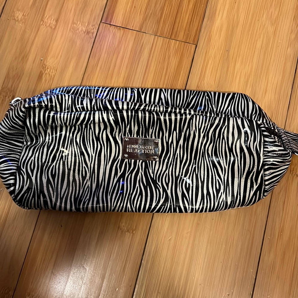Kenneth Cole Reaction Zebra Cosmetic Bag